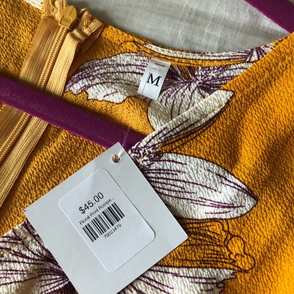 NWT Cute romper, perfect for summer!! - Picture 2 of 2